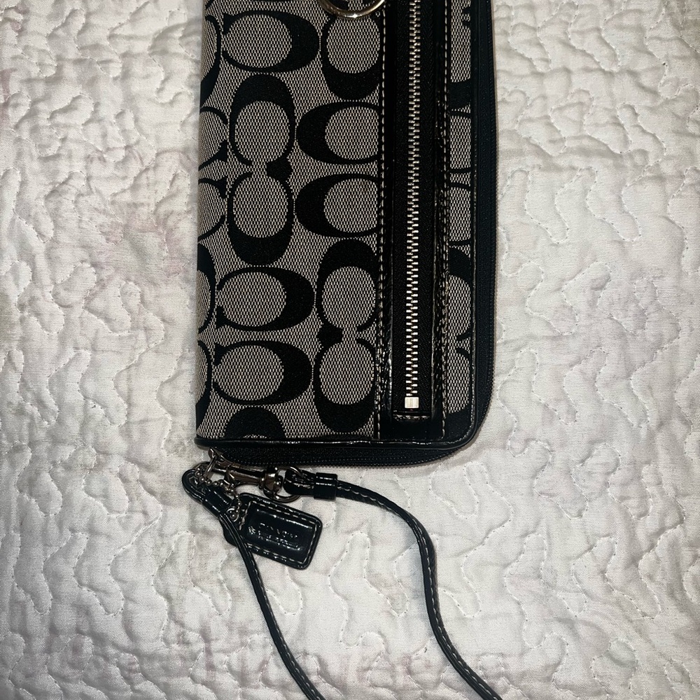 Coach Black and Gray Patterned Wallet